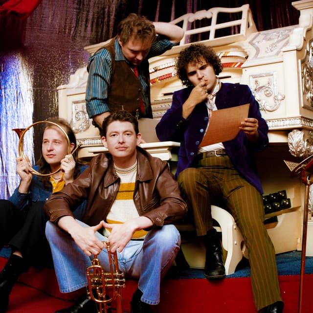 'Surf Curse' Spotify profile image